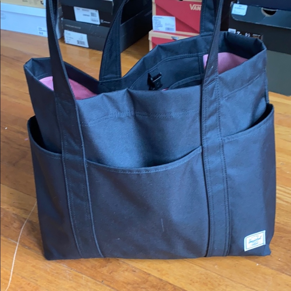 Herschel Tote